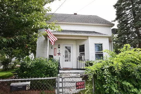 9 Shore Rd, East Providence, RI 02915