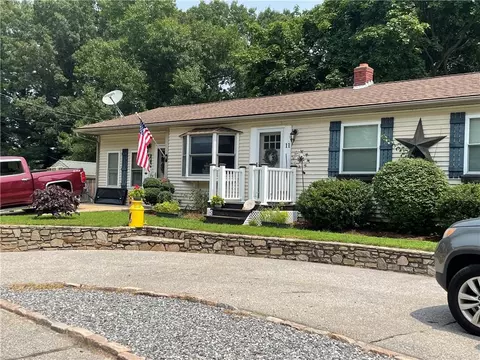 11 York Dr, Coventry, RI 02816