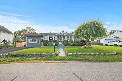 25 Wharf Rd, Warwick, RI 02889