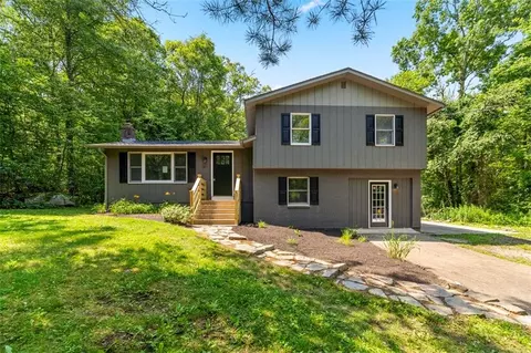 671 Main St, Hopkinton, RI 02832
