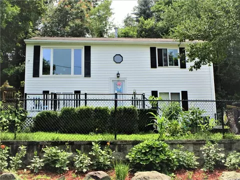 416 Arnolds Neck Dr, Warwick, RI 02886