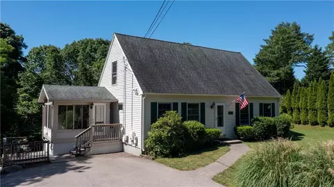 221 Narragansett Ave, South Kingstown, RI 02879
