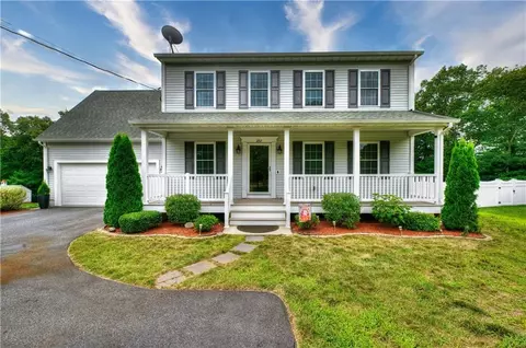 292 Station St, Coventry, RI 02816