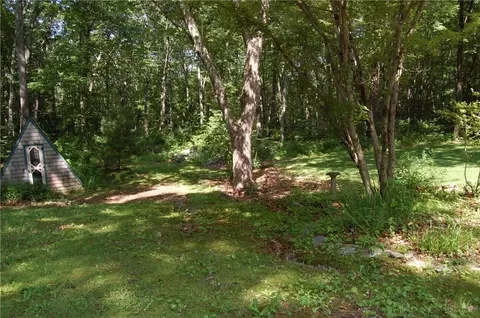 630 Maureen Cir, Mapleville, RI 02839 photo 8