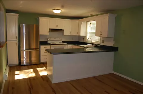 630 Maureen Cir, Mapleville, RI 02839 photo 10