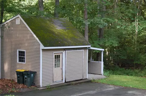 630 Maureen Cir, Mapleville, RI 02839 photo 3