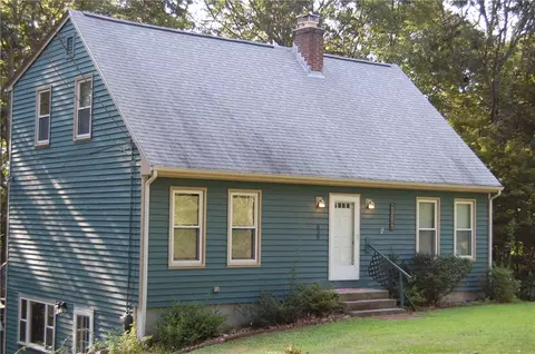 630 Maureen Cir, Mapleville, RI 02839