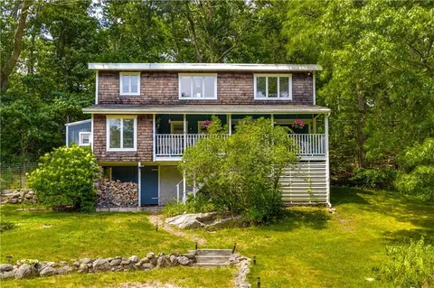 4955 S County Trl, Charlestown, RI 02813