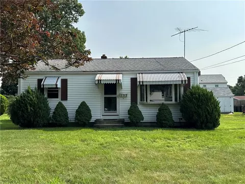 252 Elm St, Warwick, RI 02888