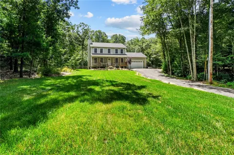 37 Bayberry Rd, Smithfield, RI 02917