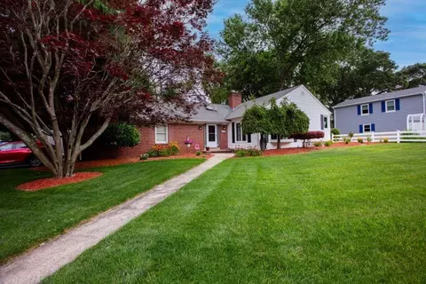 210 Poplar Dr, Cranston, RI 02920