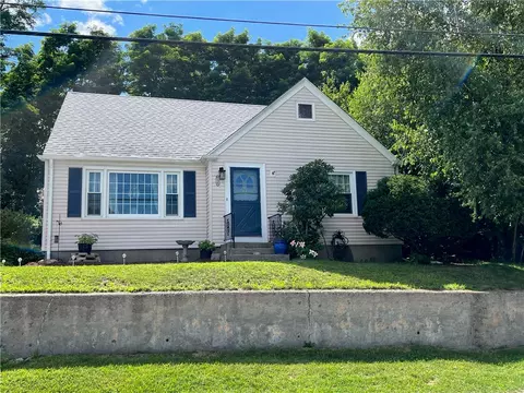 36 Hawthorne St, North Providence, RI 02904