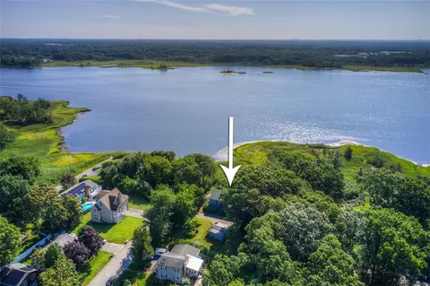 45 Charles St, Barrington, RI 02806