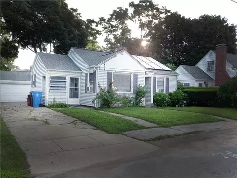 121 Forest Ave, Cranston, RI 02910