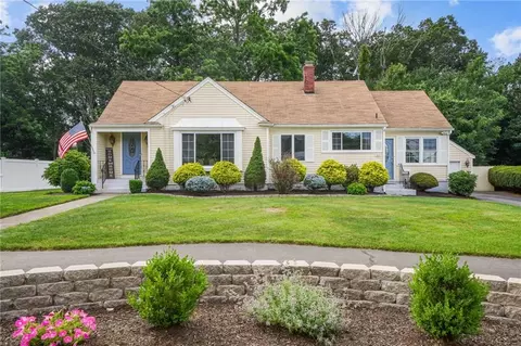 185 Cherry Hill Rd, Johnston, RI 02919