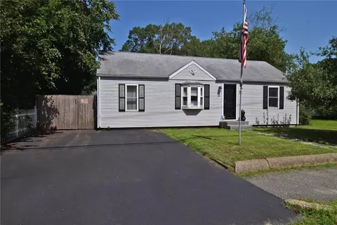 247 School St, North Kingstown, RI 02852