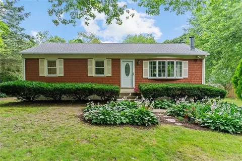 166 Butternut Dr, North Kingstown, RI 02852