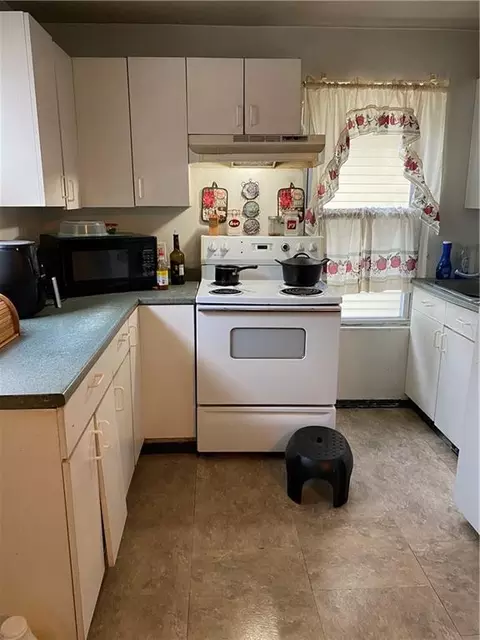 96 Hendricks St, Central Falls, RI 02863 photo 19