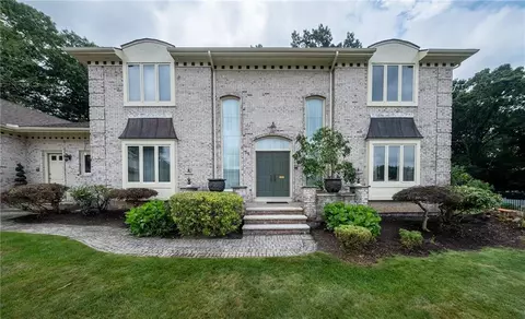 55 Pinewood Dr, North Providence, RI 02904
