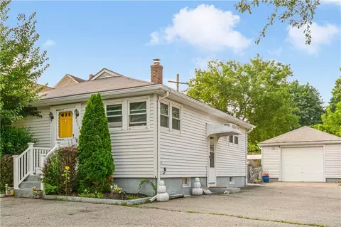 514 Robinson St, Woonsocket, RI 02895