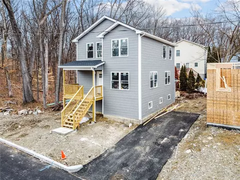 19 Walsh St, Providence, RI 02909