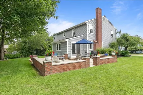 2 Stephen Dr, Bristol, RI 02809 photo 5