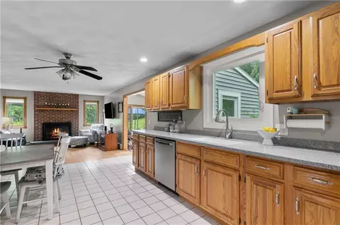 2 Stephen Dr, Bristol, RI 02809 photo 17