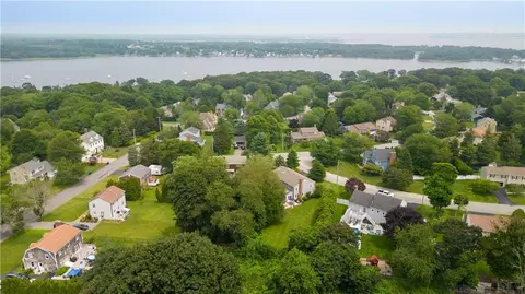 2 Stephen Dr, Bristol, RI 02809 photo 7