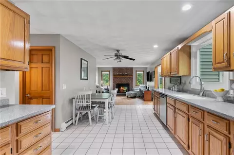 2 Stephen Dr, Bristol, RI 02809 photo 18