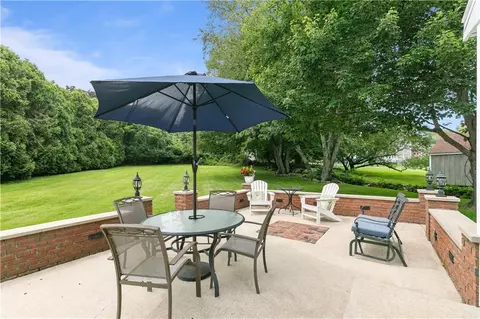 2 Stephen Dr, Bristol, RI 02809 photo 8
