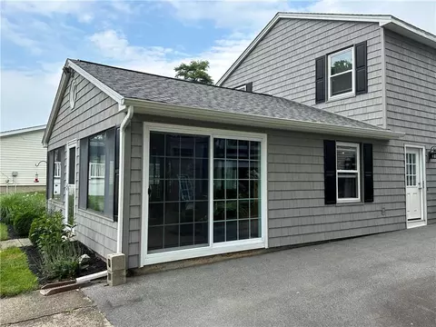 422 Shady Valley Rd, Coventry, RI 02816