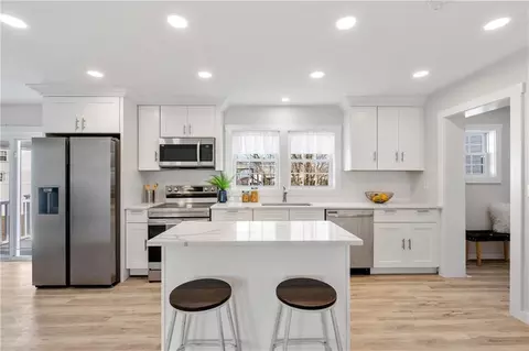 305 Kearney St, Cranston, RI 02920