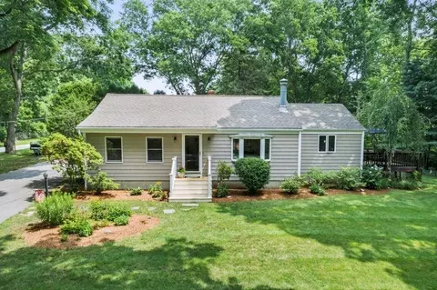 106 Touisset Rd, Warren, RI 02885