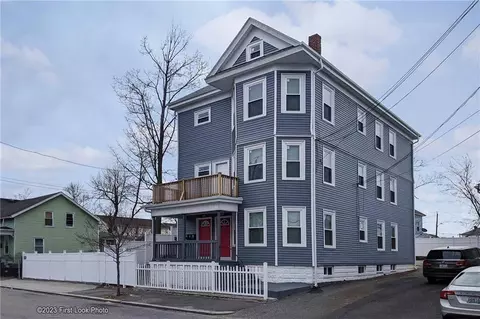 92 Wadsworth St, Providence, RI 02907