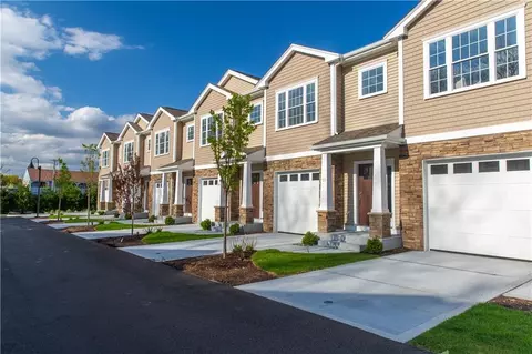 25 Franklin Rd #7, East Greenwich, RI 02818