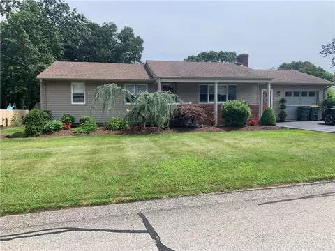 15 Valley View Dr, Greenville, RI 02828