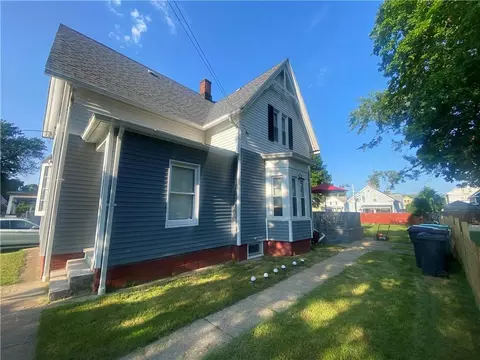 66 Cottage St, Warwick, RI 02886 photo 2