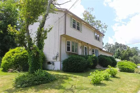 2 Gale Ct, North Providence, RI 02904