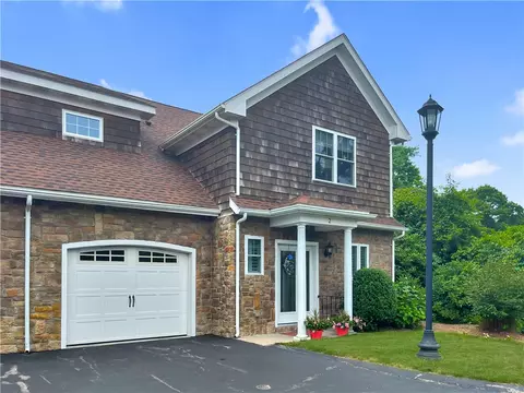 23 Franklin St #2, Westerly, RI 02891