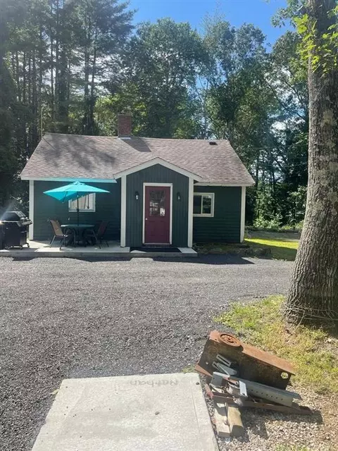 555 Mount Pleasant Rd, Burrillville, RI 02830