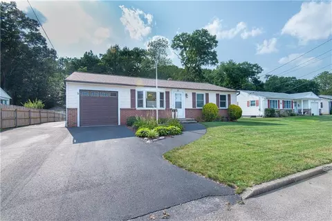 37 Ferncrest Dr, East Providence, RI 02915