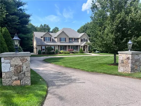 45 Miss Fry Dr, East Greenwich, RI 02818
