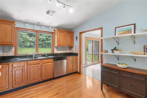 3933 Post Rd, Warwick, RI 02886 photo 9