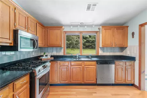 3933 Post Rd, Warwick, RI 02886 photo 10