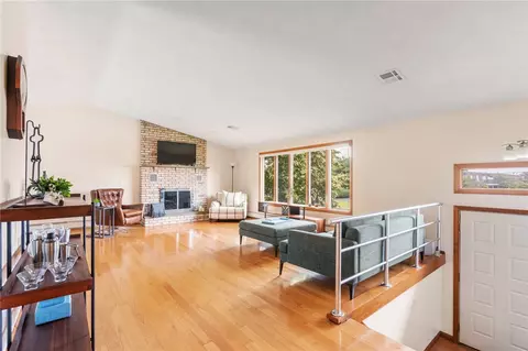 3933 Post Rd, Warwick, RI 02886 photo 3
