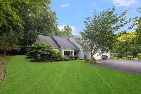 17 Bagy Wrinkle Cv, Warren, RI 02885