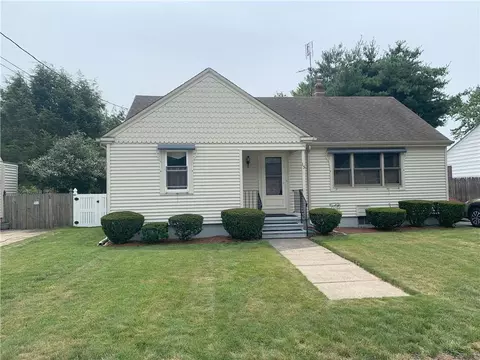 15 Keane St, Lincoln, RI 02865