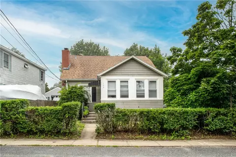 109 Carroll Ave, Newport, RI 02840