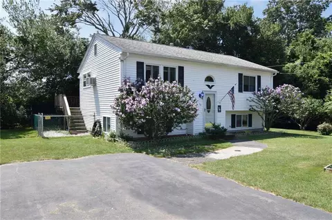 38 Sandy Ln, Westerly, RI 02891