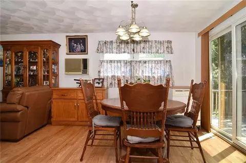 38 Sandy Ln, Westerly, RI 02891 photo 9